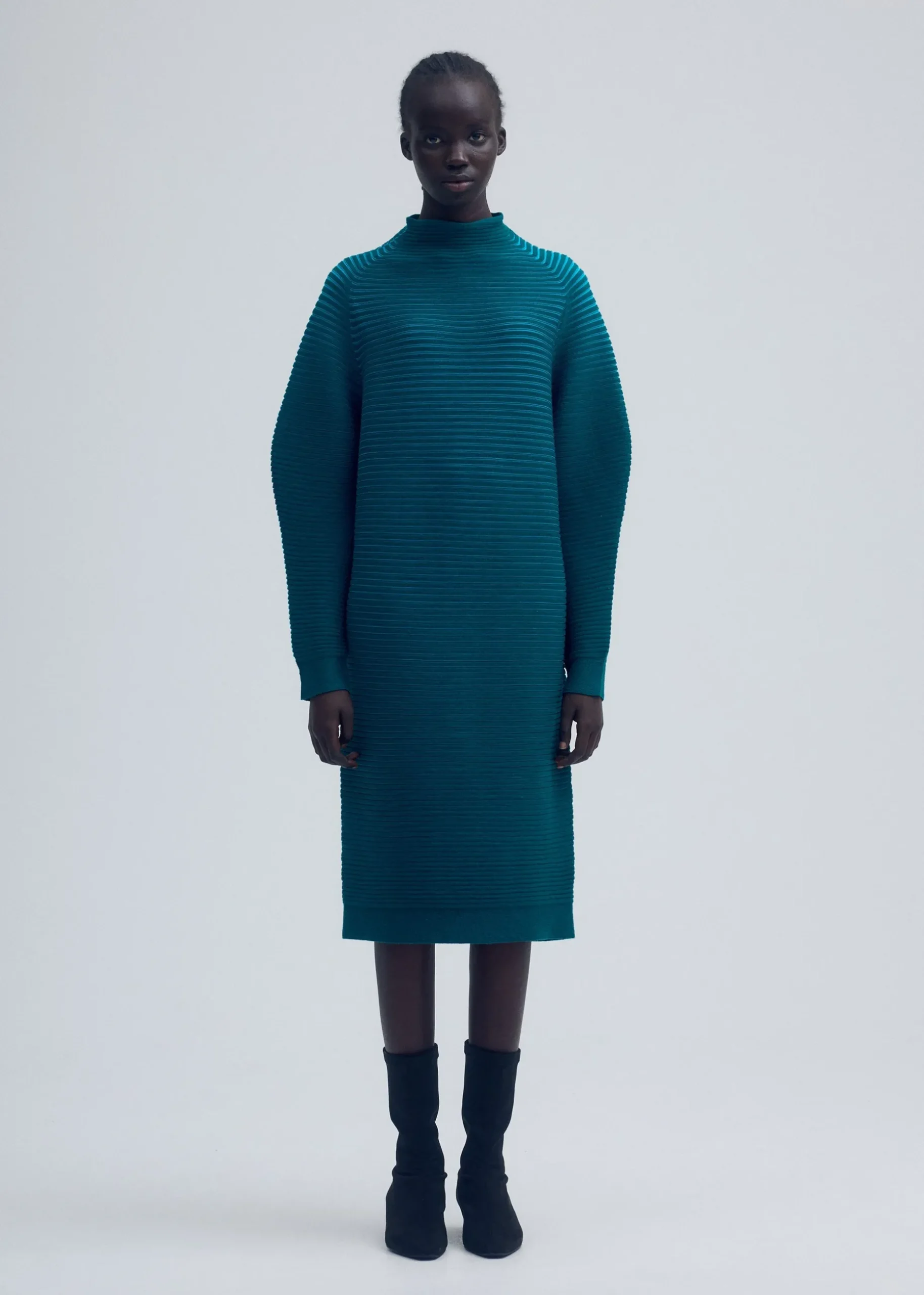 circle_knit_4-2.webp CIRCLE KNIT