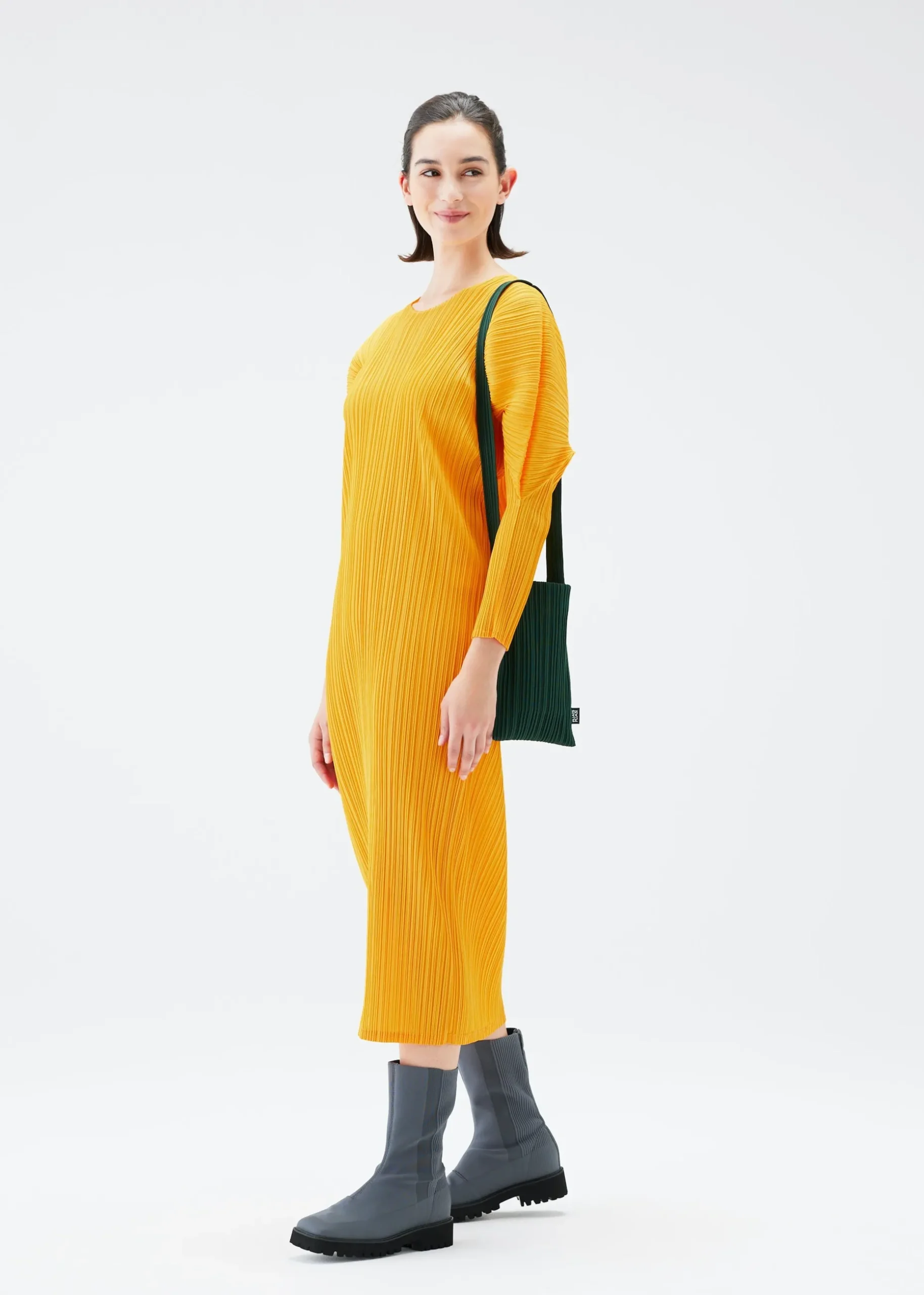 crepe_knit_bag_5.webp CREPE KNIT BAG