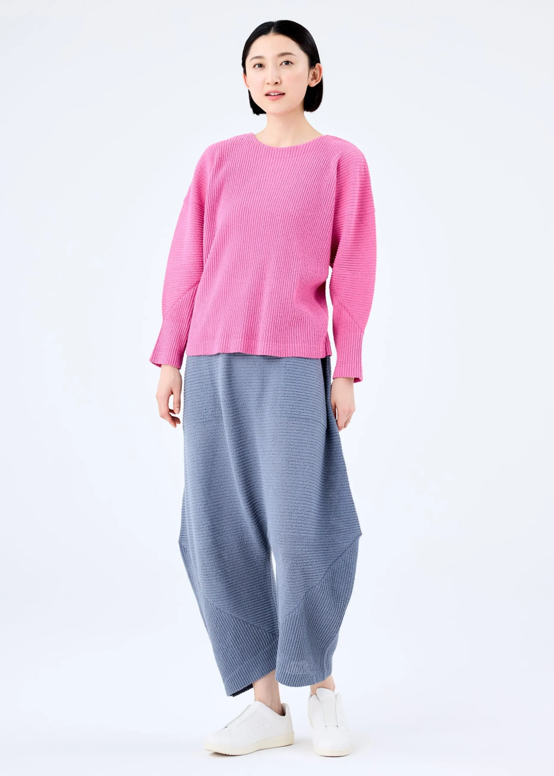 fuwa_fuwa_mesh_pleats_4-1.webp FUWA FUWA MESH PLEATS