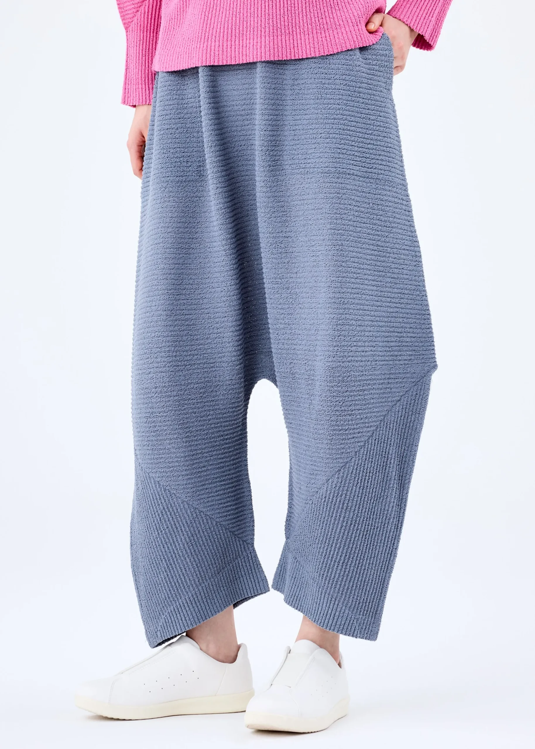 fuwa_fuwa_mesh_pleats_6-1.webp FUWA FUWA MESH PLEATS