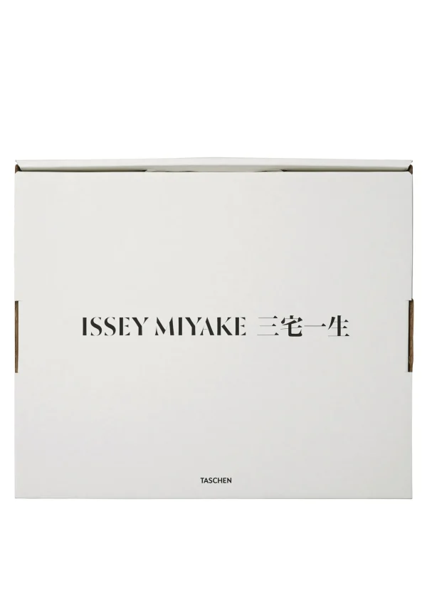 ISSEY MIYAKE