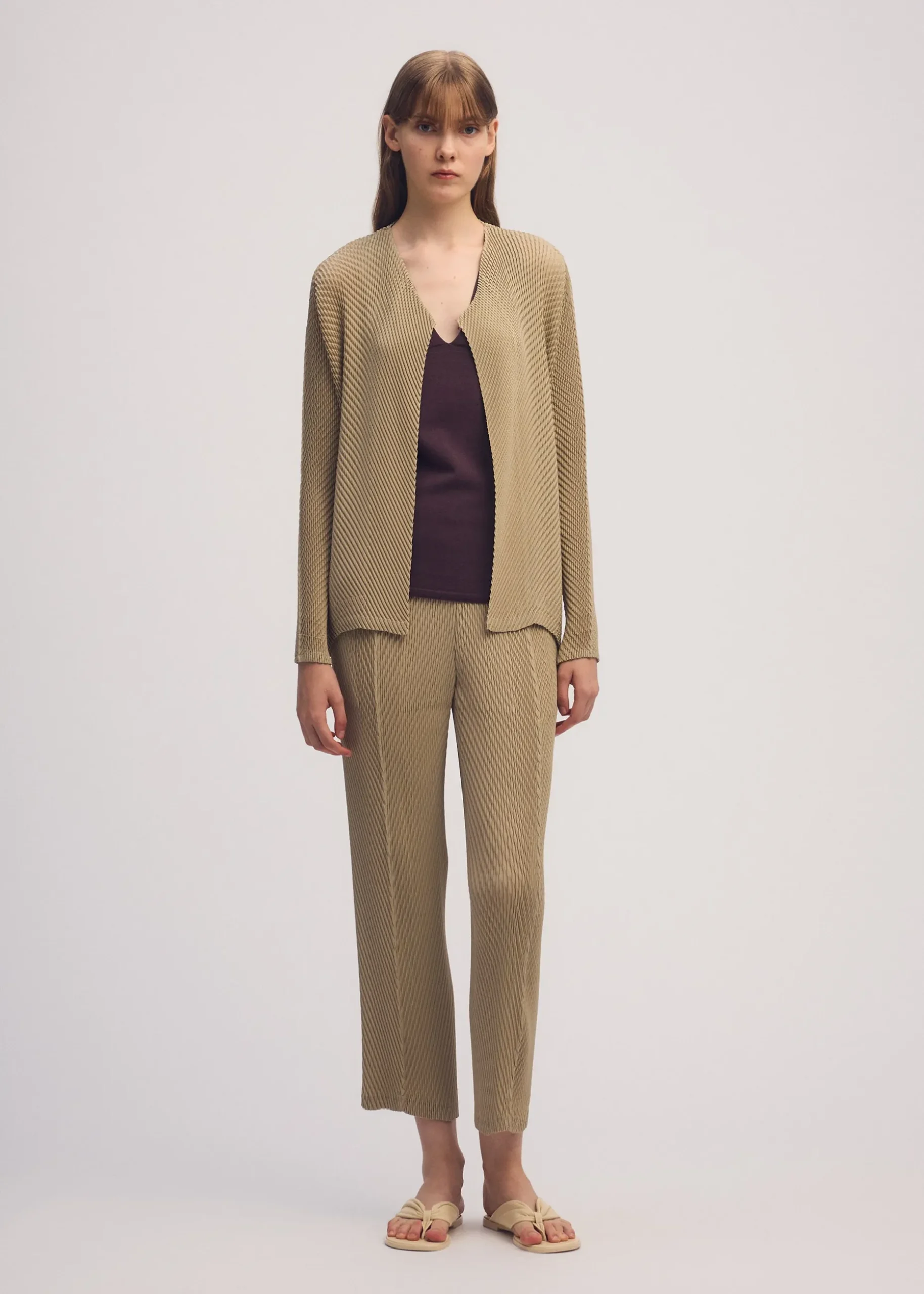 rhombus_pleats_3.webp RHOMBUS PLEATS