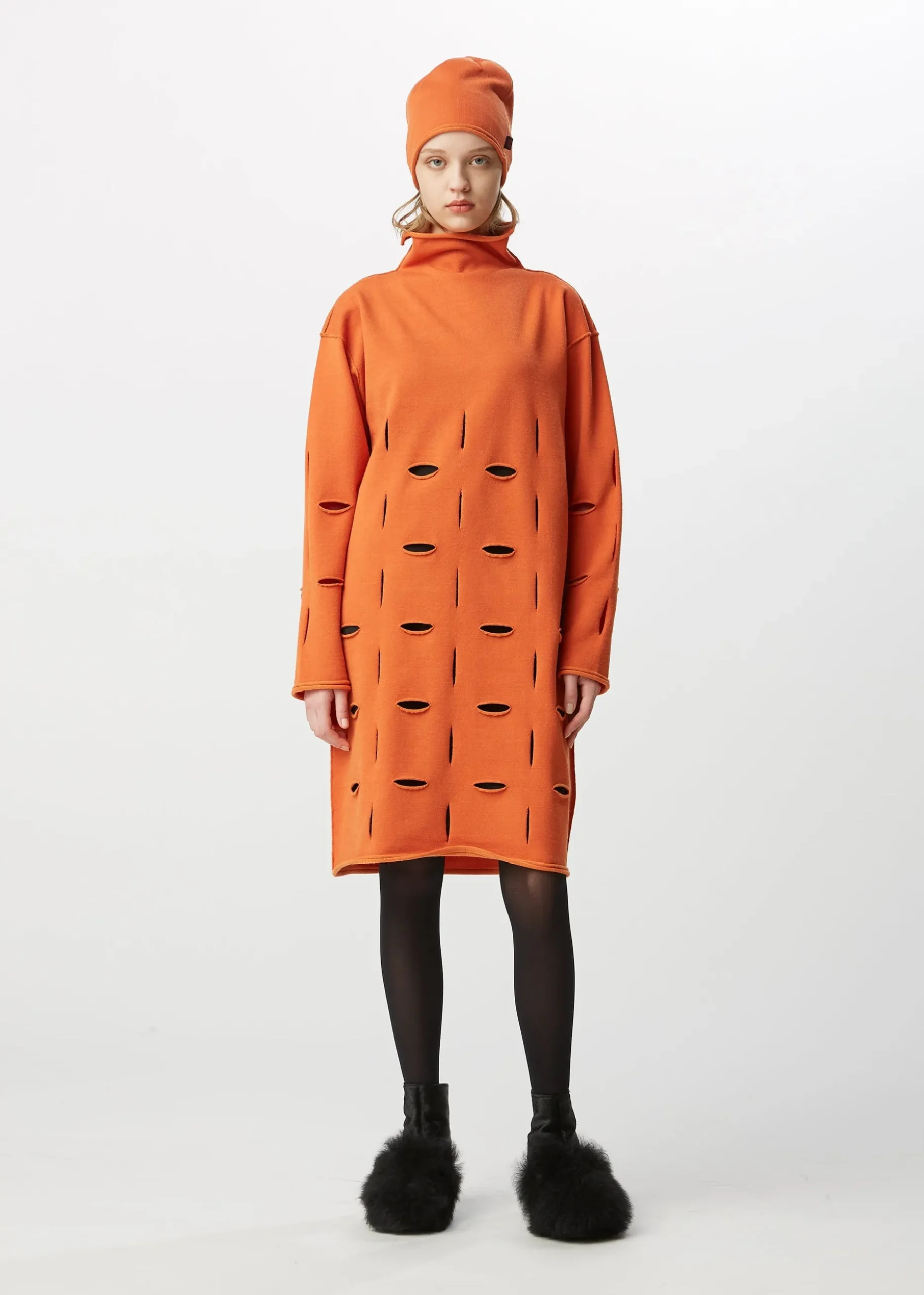 slit_square_6-1.webp SLIT SQUARE