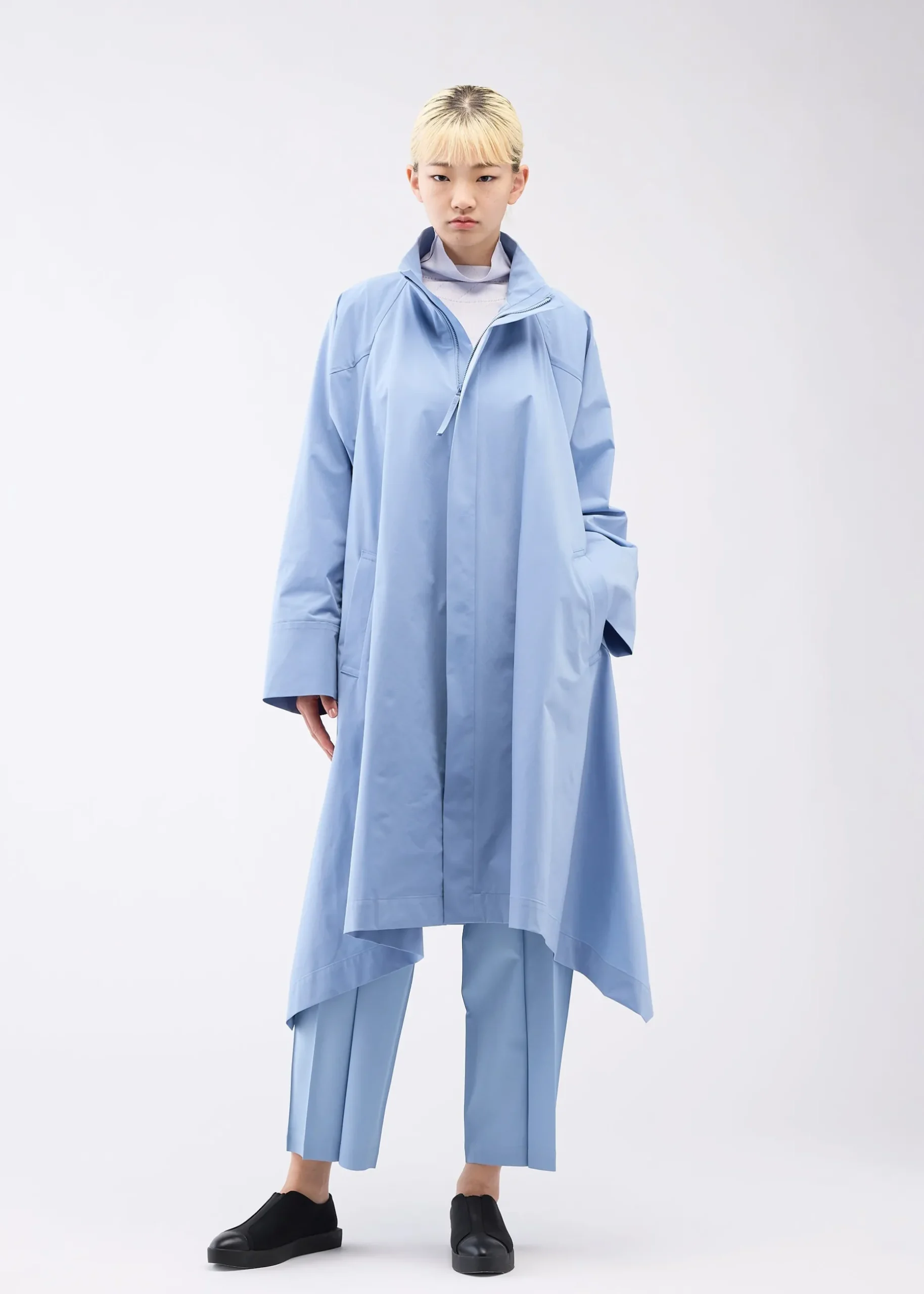 trapezoid_coat_5.webp TRAPEZOID COAT