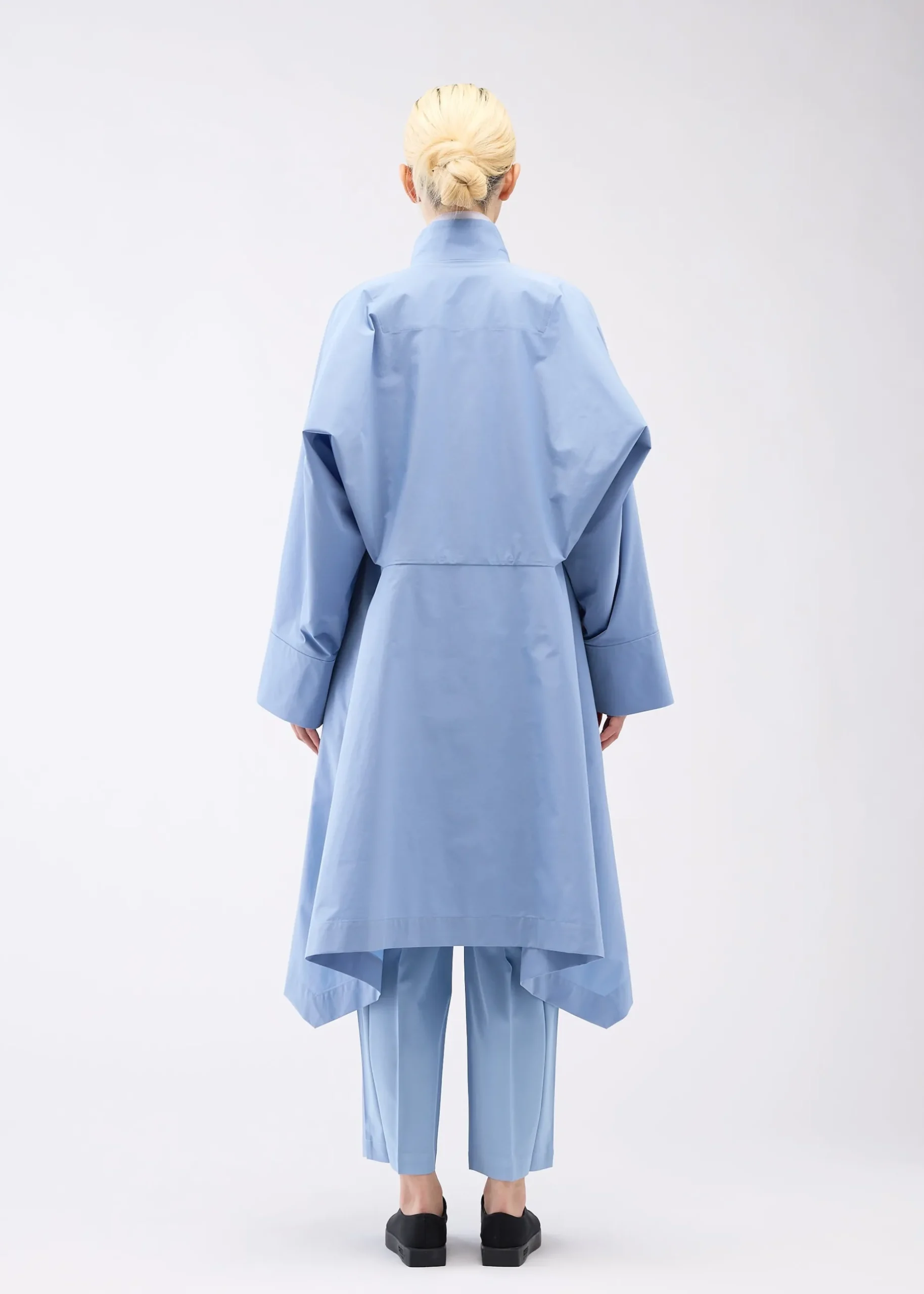 trapezoid_coat_7.webp TRAPEZOID COAT